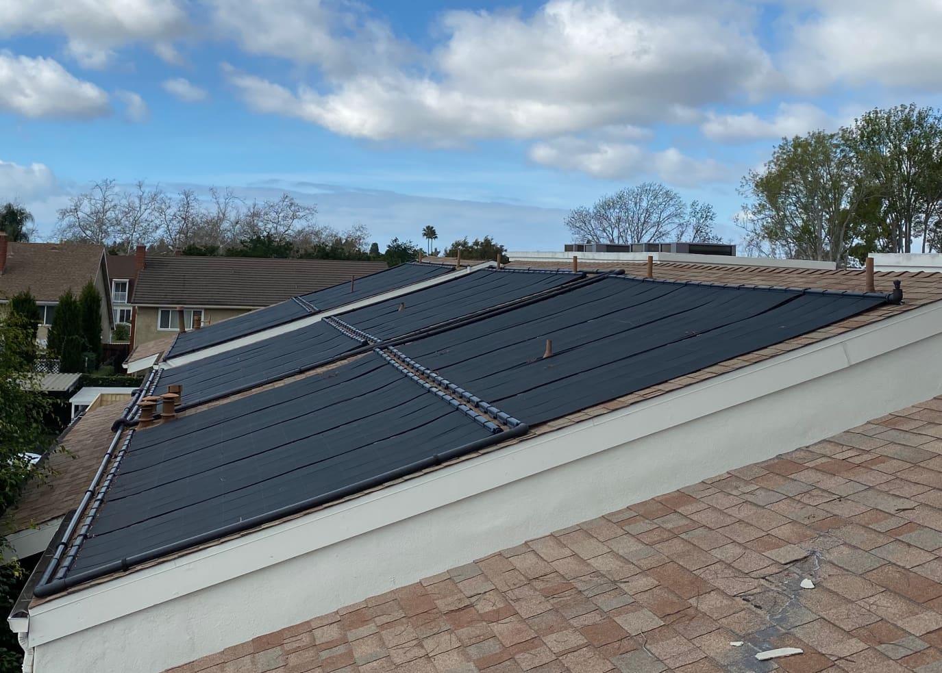 Luxury Southern California pool with solar pool heating